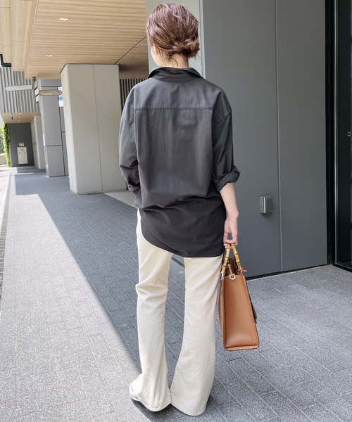 Spick & Span（スピックアンドスパン）の「オックスベーシックパールボタンシャツ（シャツ/ブラウス・レディース・サックスブルー/ブラック系その他/ホワイト/ベージュ・FREE）」の7枚目の写真