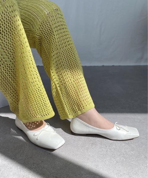 MAMIAN（マミアン）の「スクエアトゥ バレエシューズ（バレエシューズ・レディース・ホワイト/ブラック/ブラウン・22.5cm/23.5cm/24.5cm/23.0cm/24.0cm/25.0cm）」の2枚目の写真