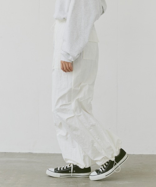 flaner（フラネ）の「Loose military nylon pants/ルーズミリタリーナイロンパンツ（その他パンツ・レディース・ホワイト/ブラック/カーキ・SMALL/MEDIUM/LARGE）」の6枚目の写真