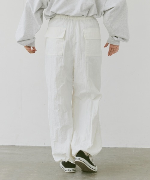 flaner（フラネ）の「Loose military nylon pants/ルーズミリタリーナイロンパンツ（その他パンツ・レディース・ホワイト/ブラック/カーキ・SMALL/MEDIUM/LARGE）」の7枚目の写真
