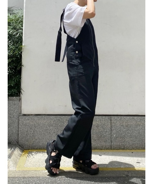 emmi（エミ）の「【emmi atelier】フロントファスナー付きサロペット（サロペット/オーバーオール・レディース・ブラック/オフホワイト・1/0）」の18枚目の写真