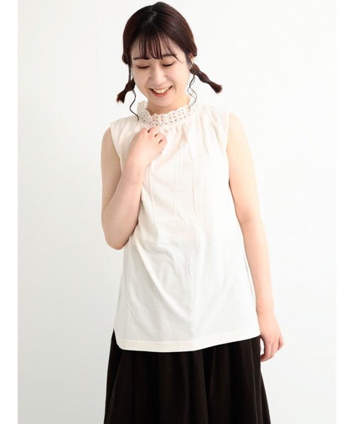 Samansa Mos2(サマンサ モスモス)の「スタンド襟レースノースリーブカットソー(Tシャツ/カットソー・レディース・オフホワイト/モカ/チャコール/キナリ・フリ-)」の2枚目の写真