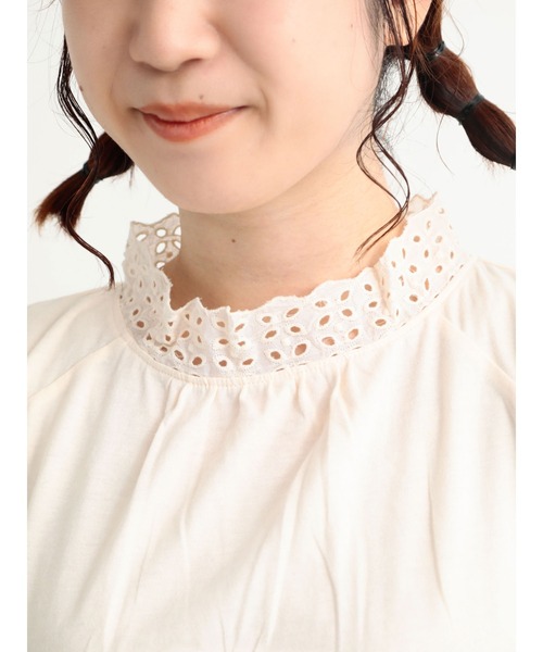 Samansa Mos2(サマンサ モスモス)の「スタンド襟レースノースリーブカットソー(Tシャツ/カットソー・レディース・オフホワイト/モカ/チャコール/キナリ・フリ-)」の19枚目の写真