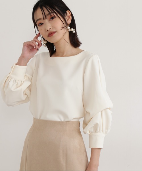 NATURAL BEAUTY BASIC(ナチュラルビューティーベーシック)の「2WAYスリーブブラウス(シャツ/ブラウス・レディース・ブラウン/オフホワイト/ダークオレンジ・SMALL/MEDIUM)」の2枚目の写真