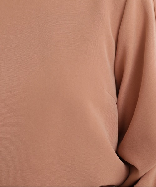 NATURAL BEAUTY BASIC(ナチュラルビューティーベーシック)の「2WAYスリーブブラウス(シャツ/ブラウス・レディース・ブラウン/オフホワイト/ダークオレンジ・SMALL/MEDIUM)」の4枚目の写真