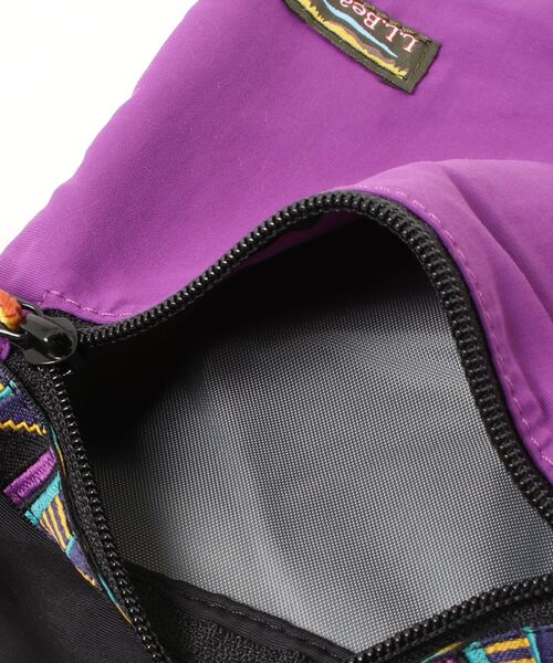 L.L.Bean（エルエルビーン）の「マウンテン・クラシック・クロスボディ・バッグ、マルチ（ショルダーバッグ・レディース・ブラック系その他/ブラウン系その他/グリーン系その他/ピンク系その他/ブルー系その他・ONE SIZE）」の14枚目の写真