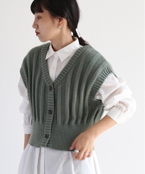 cepo（セポ）の「ショートニットベスト　２WAY（ベスト・レディース・ダークブラウン/グリーン/オフホワイト・M）」の6枚目の写真