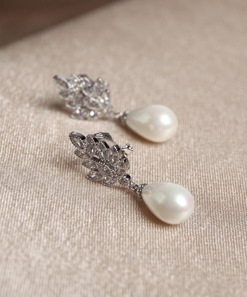 DRESS PLUS(ドレスプラス)の「ピアス イヤリング アクセサリー レディース 結婚式(ピアス(両耳用)・レディース・ホワイト/ホワイト系その他・フリー)」の7枚目の写真