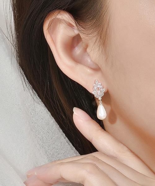 DRESS PLUS(ドレスプラス)の「ピアス イヤリング アクセサリー レディース 結婚式(ピアス(両耳用)・レディース・ホワイト/ホワイト系その他・フリー)」の3枚目の写真