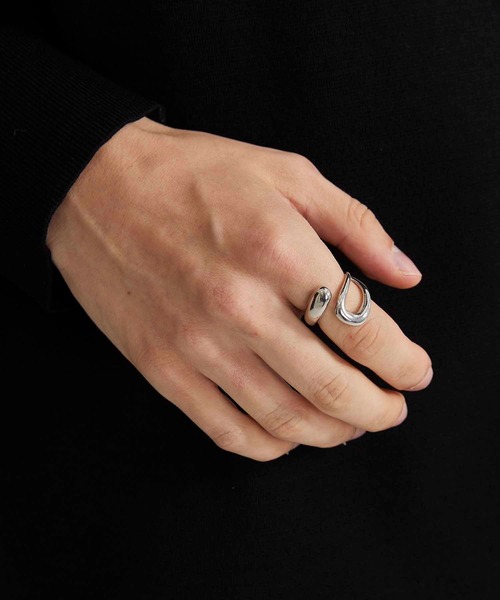 UNITED TOKYO（ユナイテッドトウキョウ）の「オーバルラインリング（リング・メンズ・シルバー・000）」の5枚目の写真