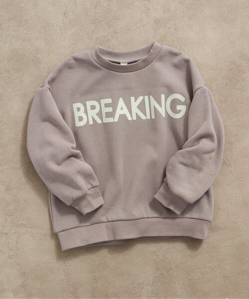 BREEZE（ブリーズ）の「【一部WEB限定カラー】あったかロゴプリントトレーナー_裏シャギー（スウェット・キッズ・キャメル/ベージュ/ワインレッド/ブラウン/ブラック/カーキ/ネイビー・110/140/150/100/90/120/130）」の4枚目の写真