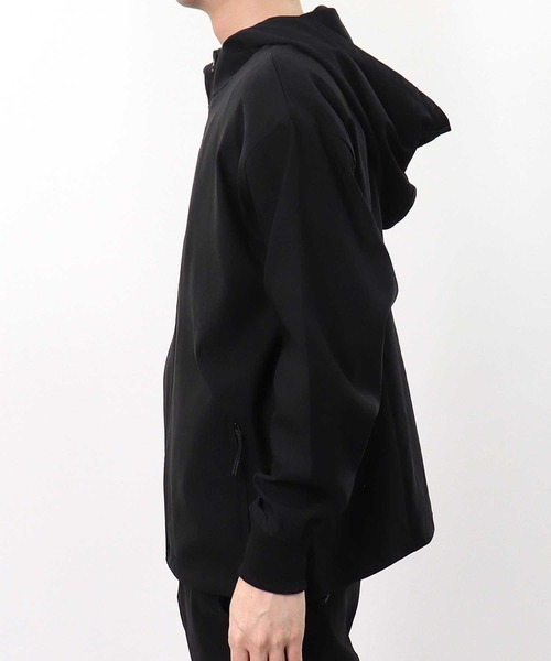 SHISKY（シスキー）の「【GOLF】ゴルフウェア　スーパーストレッチジップパーカー（ゴルフグッズ・メンズ・ブラック/チャコール・M/L/XL）」の5枚目の写真