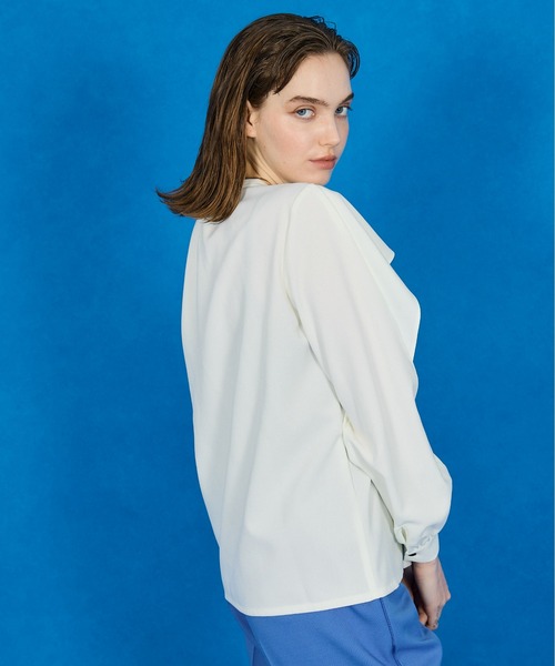 UNITED TOKYO（ユナイテッドトウキョウ）の「ケープタックコンビブラウス（シャツ/ブラウス・レディース・ブラック/ホワイト/ブルー・FREE）」の8枚目の写真