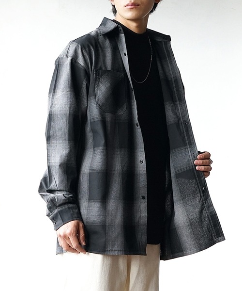 MinoriTY（マイノリティ）の「オンブレーチェック 長袖シャツ レギュラーカラーシャツ（シャツ/ブラウス・メンズ・ブラウン/ブルー/チャコール・L/M）」の2枚目の写真