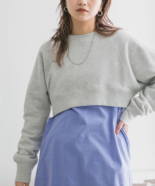 KBF(ケイビーエフ)の「ラグランショートスウェット(スウェット・レディース・ネイビー/グレー/オフホワイト・ONE)」の15枚目の写真
