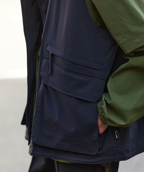 FREAK'S STORE(フリークスストア)の「FREAK'S STORE/フリークスストア CORDURA VEST/コーデュラ ナイロンミル ベスト(ベスト・メンズ・ブラック/オリーブ・MEDIUM/LARGE)」の3枚目の写真
