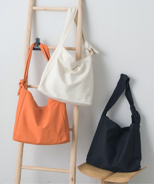 RETRO GIRL（レトロガール）の「キャンバスBIGショルダー（ショルダーバッグ・レディース・ブラック/オレンジ/ナチュラル・ONE SIZE）」の6枚目の写真