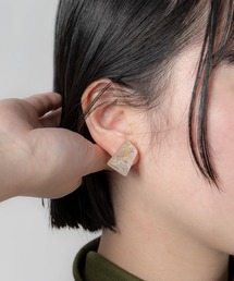 三丁目六番地Tokyo（サンチョウメロクバンチトウキョウ）の「三丁目六番地Tokyo スクエアカット クリア ストーン イヤリング SR 070 AMT（イヤリング）」