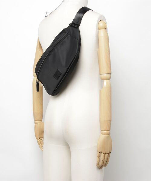 Legato Largo(レガートラルゴ)の「Legato Largo/ レガートラルゴ / ブラッシュアップナイロン クロスボディ / LT-D1231(ボディバッグ/ウエストポーチ・レディース・ブルー/オリーブ/ブラック/ベージュ系その他・ONESIZE)」の13枚目の写真