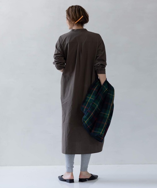 フェリシモMama(フェリシモママ)の「Moredde マタニティから産後も使える しめつけないのが心地いいウエストクロス仕様のリブレギンス(マタニティウェア/グッズ・レディース・グレー/ブラック/ダークグレー・MEDIUM/LARGE/X-LARGE/XX-LARGE)」の9枚目の写真