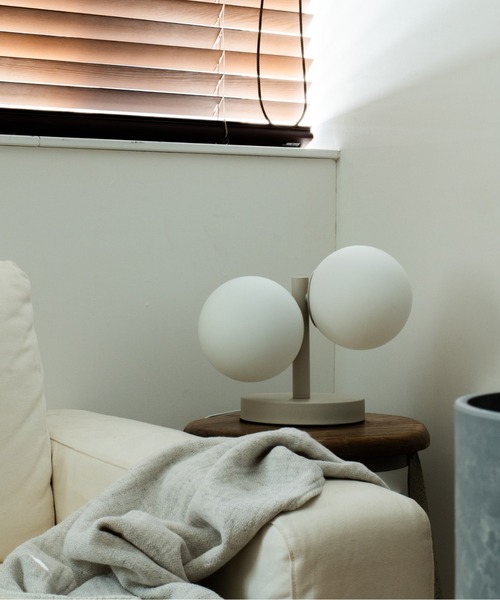 BRID（ブリッド）の「ブリッド タイニー ガラス テーブルライト 照明 /  BRID TINY GLASS TABLE LIGHT（照明・レディース・ホワイト/ブラック/グレイッシュベージュ・ONE SIZE）」の3枚目の写真