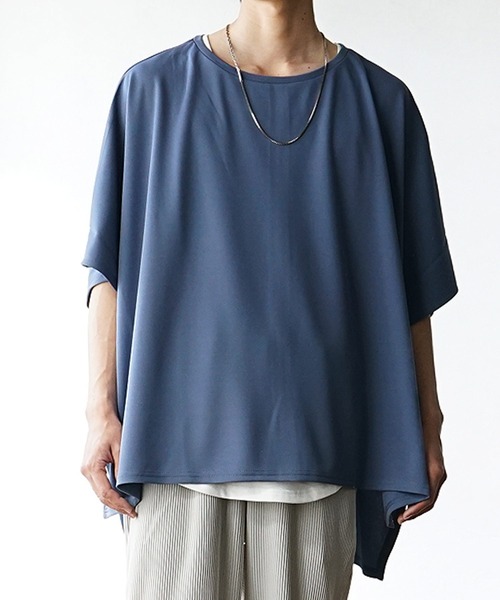 MinoriTY(マイノリティ)の「【MinoriTY】バックスリットポンチョTシャツ オーバーサイズ メンズ(Tシャツ/カットソー・メンズ・ブラック/グリーン/ブルー/グレイッシュベージュ・M/L/S)」の16枚目の写真