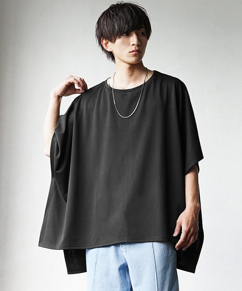 MinoriTY(マイノリティ)の「【MinoriTY】バックスリットポンチョTシャツ オーバーサイズ メンズ(Tシャツ/カットソー・メンズ・ブラック/グリーン/ブルー/グレイッシュベージュ・M/L/S)」の7枚目の写真
