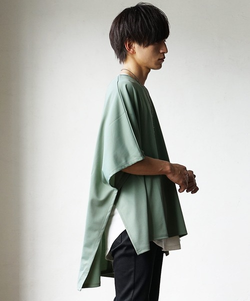 MinoriTY(マイノリティ)の「【MinoriTY】バックスリットポンチョTシャツ オーバーサイズ メンズ(Tシャツ/カットソー・メンズ・ブラック/グリーン/ブルー/グレイッシュベージュ・M/L/S)」の11枚目の写真