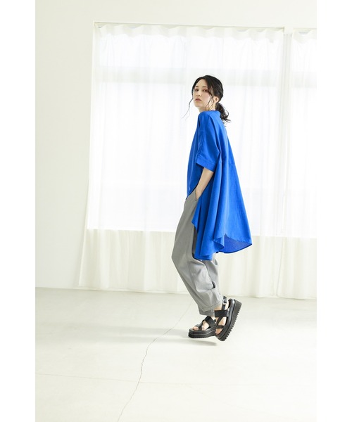 OSMOSIS(オズモーシス)の「フレアーヘムブラウス(シャツ/ブラウス・レディース・ブルー/ブラック/ホワイト・ONE SIZE)」の17枚目の写真