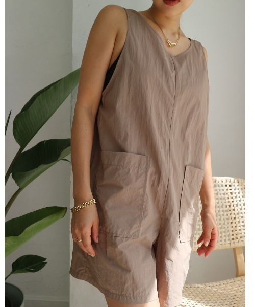 TRUNC（トランクエイティーエイト）の「Waterlike Simple Rompers（ラッシュガード・レディース・ベージュ/ブラック/アイボリー・FREE）」の22枚目の写真