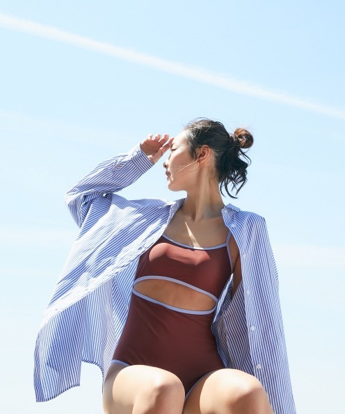 QFORON(キュフォロン)の「カットアウトパイピングワンピース水着(水着・レディース・ブラウン・LL/L/M)」の2枚目の写真