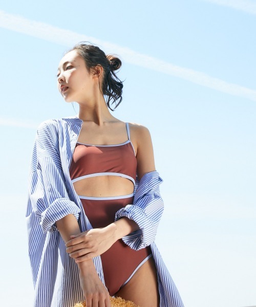 QFORON(キュフォロン)の「カットアウトパイピングワンピース水着(水着・レディース・ブラウン・LL/L/M)」の4枚目の写真