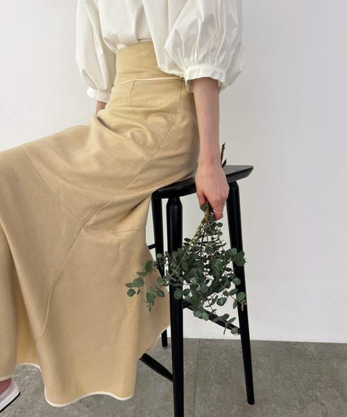 hula様 スカート SSベージュ Olu.（オルドット）の「バイカラーフィッシュテールスカート