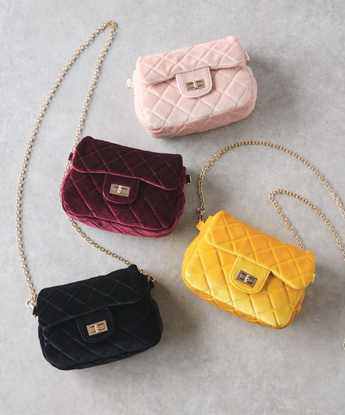 un dix cors（アンディコール）の「チェーンベロアキルティングバッグ