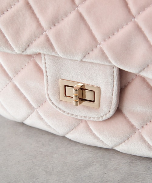 un dix cors（アンディコール）の「チェーンベロアキルティングバッグ（ショルダーバッグ・レディース・ボルドー/ブラック/ピンクベージュ/イエロー・FREE）」の18枚目の写真