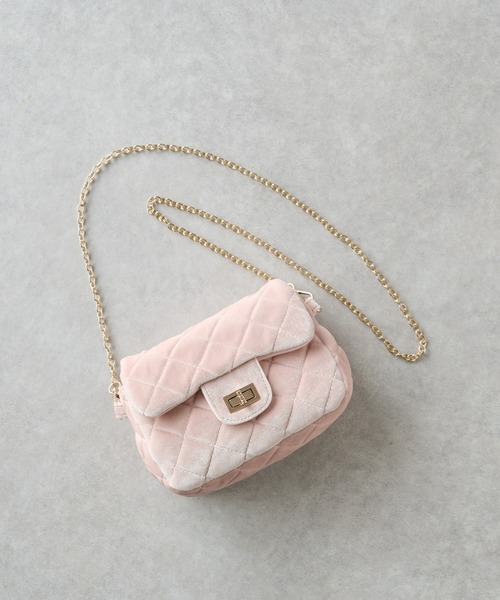 un dix cors（アンディコール）の「チェーンベロアキルティングバッグ