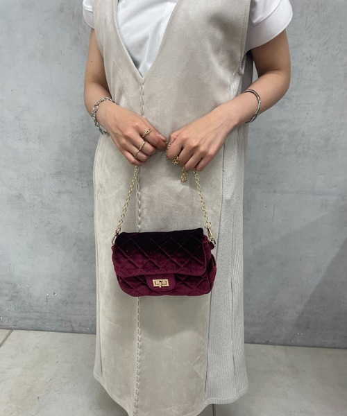 un dix cors（アンディコール）の「チェーンベロアキルティングバッグ（ショルダーバッグ・レディース・ボルドー/ブラック/ピンクベージュ/イエロー・FREE）」の11枚目の写真