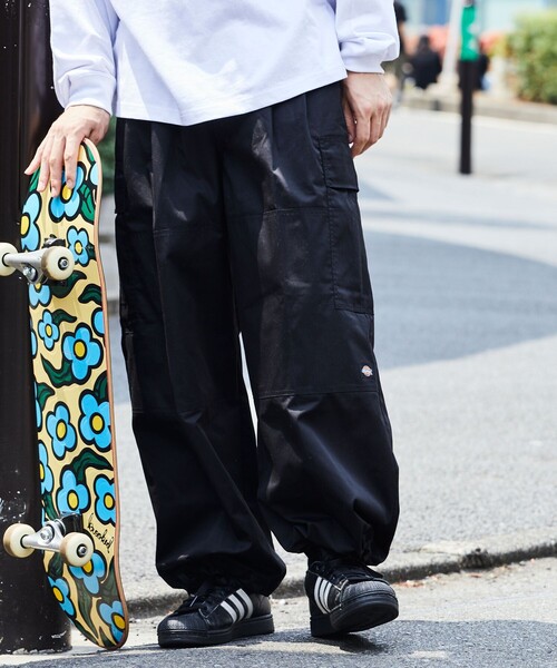 FREAK'S STORE(フリークスストア)の「限定展開 Dickies×FREAK'S STORE/ディッキーズ 別注 ワイドシルエット ダブルニー イージーカーゴパンツ(カーゴパンツ・メンズ・ブラック/オリーブ・SMALL/MEDIUM/LARGE)」の5枚目の写真