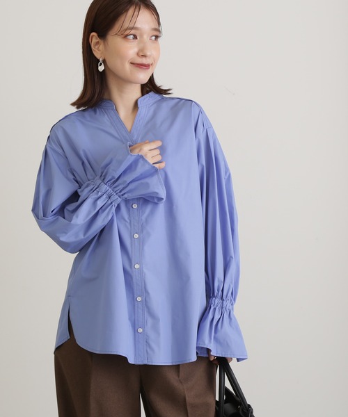 N.(N. Natural Beauty Basic)(エヌエヌナチュラルビューティーベーシック)の「◆フレアカフスチュニックブラウス(シャツ/ブラウス・レディース・オフホワイト/ブルー/ストライプ・MEDIUM)」の2枚目の写真