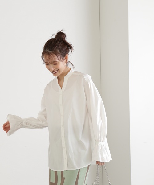 N.(N. Natural Beauty Basic)(エヌエヌナチュラルビューティーベーシック)の「◆フレアカフスチュニックブラウス(シャツ/ブラウス・レディース・オフホワイト/ブルー/ストライプ・MEDIUM)」の10枚目の写真