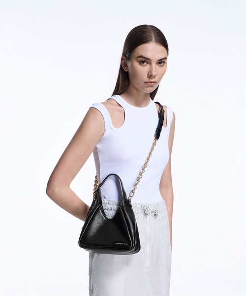 CHARLES & KEITH（チャールズ & キース）の「Buzz ミニバズ ホーボー 