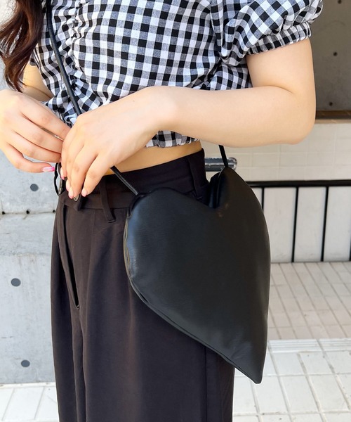frunco（フランコ）の「ハートショルダーバック（ショルダーバッグ・レディース・ブラック系その他/シルバー/ブラック/アイボリー・ONE SIZE）」の6枚目の写真