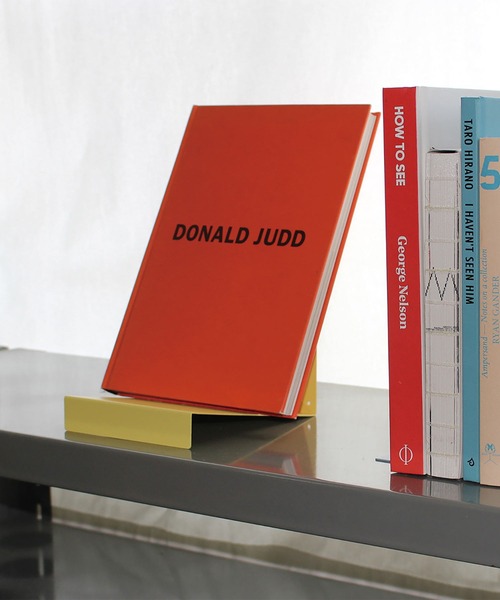 HIGHTIDE（ハイタイド）の「ブック＆ディスプレイスタンド ブックスタンド スチール 本立て（収納グッズ・レディース・イエロー/ライトブルー/グリーン・FREE）」の6枚目の写真