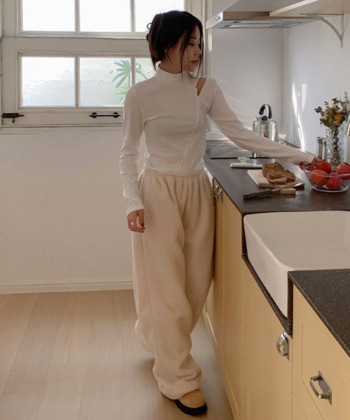 大人韓国スタイルを完成させる。ハーフジップボアセットアップ