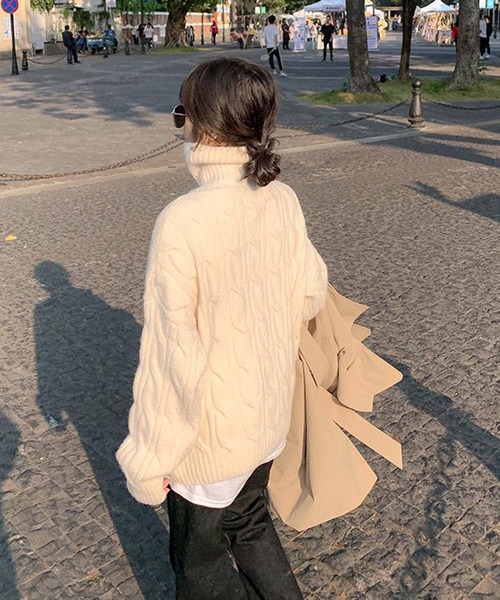 NANEA（ナネア）の「ケーブル編みタートルネックニットプルオーバー（ニット/セーター・レディース・ブラック/ホワイト/アイボリー/レッド・フリー）」の20枚目の写真