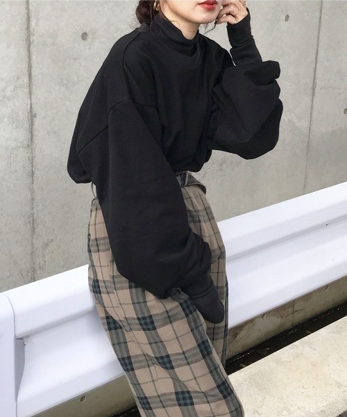 ord(オルド)の「ord/オルド/ラウンドテイル裏毛クルーネックスウェット(スウェット・レディース・ブラウン/グレー/ブラック・SMALL/MEDIUM/LARGE)」の8枚目の写真