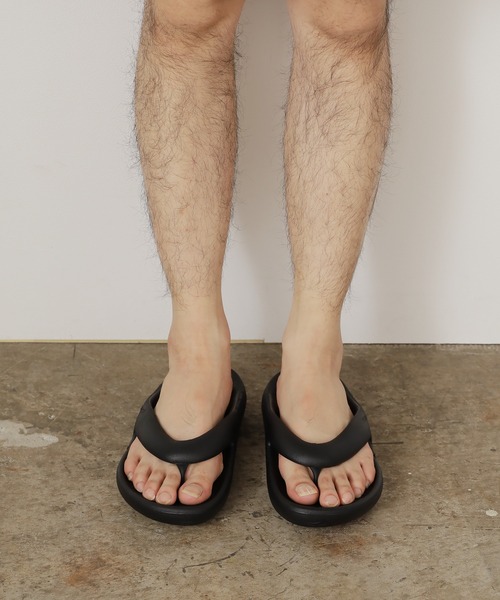 【セール】CROCS/クロックス MELLOW RECOVERY FLIP トングサンダル（サンダル）｜crocs（クロックス）