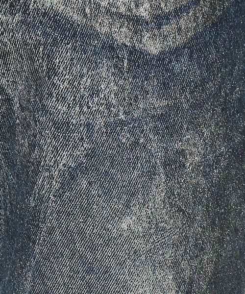 tk.TAKEO KIKUCHI（ティーケータケオキクチ）の「◆フォイルプリントデニムパンツ（デニムパンツ・メンズ・ブルー系・02/03）」の4枚目の写真