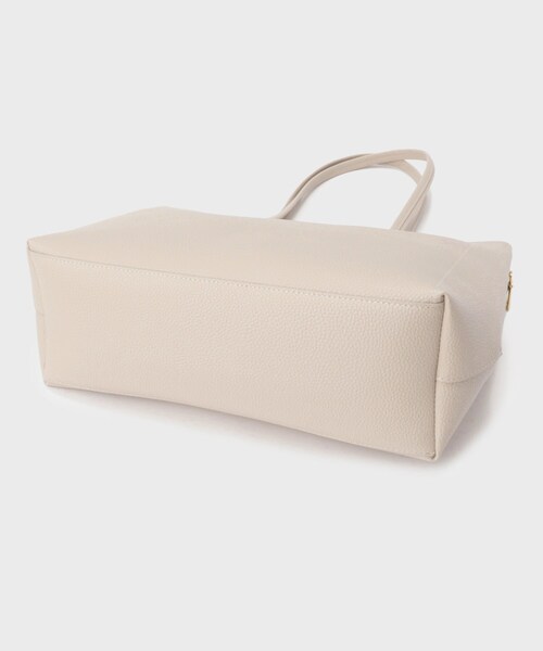 OPAQUE.CLIP(オペークドットクリップ)の「◆【軽量/A4サイズ対応/通勤対応】シュリンク合皮トートバッグ(トートバッグ・レディース・ライトグレー/ベージュ/ブラック/ホワイト系9・00)」の8枚目の写真