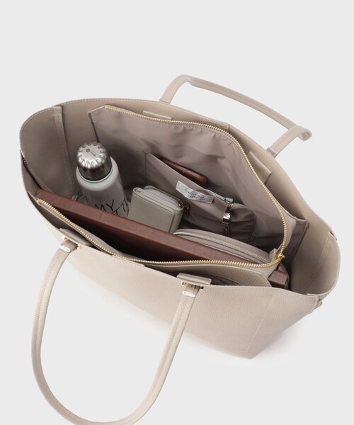 OPAQUE.CLIP(オペークドットクリップ)の「◆【軽量/A4サイズ対応/通勤対応】シュリンク合皮トートバッグ(トートバッグ・レディース・ライトグレー/ベージュ/ブラック/ホワイト系9・00)」の13枚目の写真